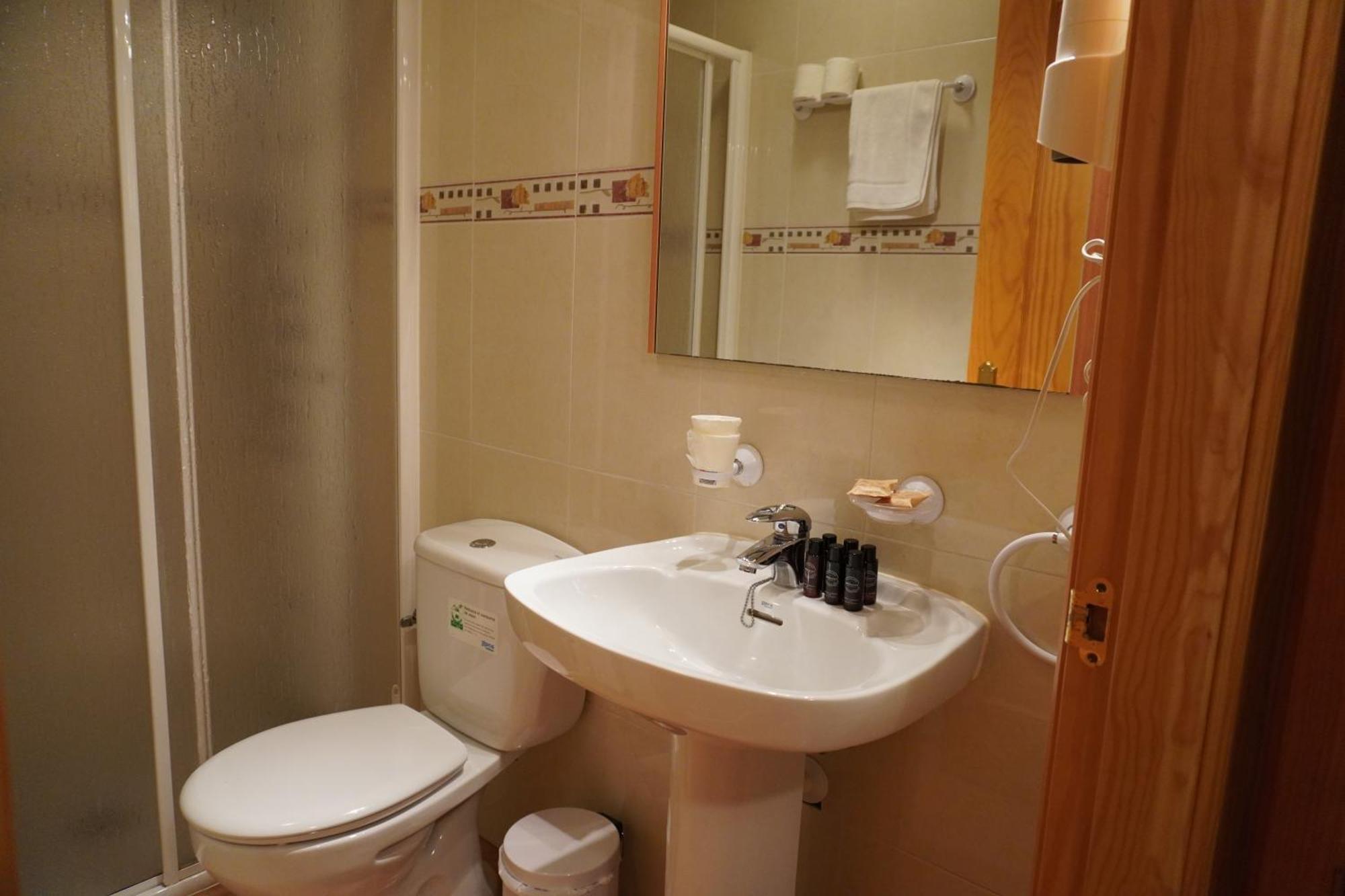 Apartamentos Casa Domenc Arén Esterno foto